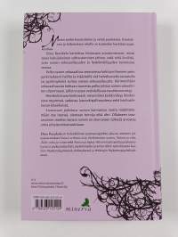 Lumoavan pelottava nainen : seksuaalisuuden herättämä kauhu