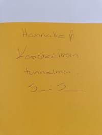 Syötävän koristeellista : kasviksista veitsellä leikaten (signeerattu, tekijän omiste)