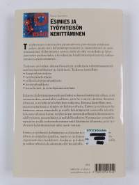 Esimies ja työyhteisön kehittäminen