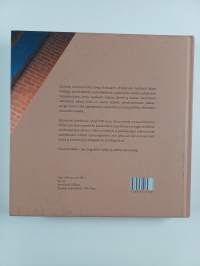 Juureva kosmopoliitti : Kulosaaren yhteiskoulun historia 1940-2015 - Kulosaaren yhteiskoulun historia 1940-2015