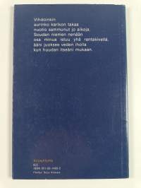 Tuulessa hymyilevä puu