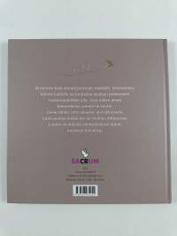 Siipien havinaa : tarinoita luomakunnan ilmiöistä