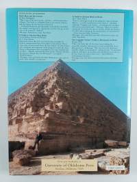 In the Shadow of the Pyramids : Egypt During the Old Kingdom
