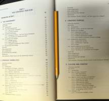 Exploring strategy : text &amp; cases