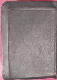 Raamattu pienikokokoinen sininen, 92 käännös