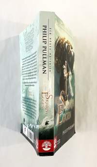 Den skarpa eggen (Den mörka materia 2)