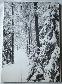 Maalaiskylässä ennenvanhaan : kuvia ja kuvauksia