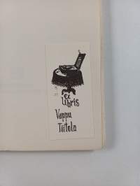 Tuuliöinä : runoja