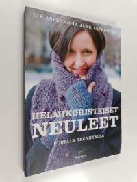 Helmikoristeiset neuleet uudella tekniikalla