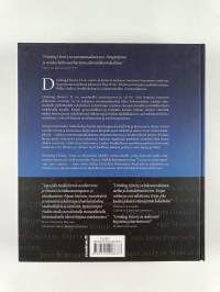 Aikamatkoja viinimaailmassa : Tarinoita viineistä ja vuosikerroista 1727-2010