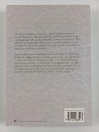 Naiset yksityisen ja julkisen rajalla