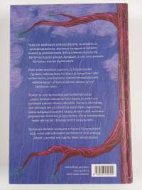 Taivas ja syli : kertomus parisuhdeväkivallasta vanhoillislestadiolaisessa perheessä