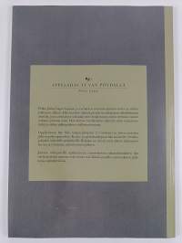 Appelsiini tuvan pöydällä