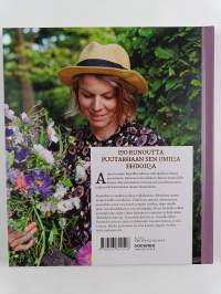 Puutarhan kauniit vuodenajat