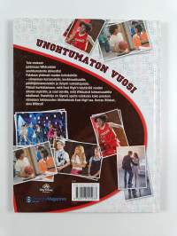 High school musical 3, Seniorivuosi : East High'n vuosikirja