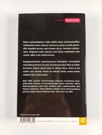 Satakieli lauloi yöllä : jännitysromaani