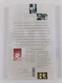 Koko suku keittiössä : Kirjoituksia ruoasta, perheestä ja muistamisesta