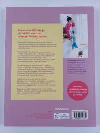 Värikkäitä pörröisiä neuleita