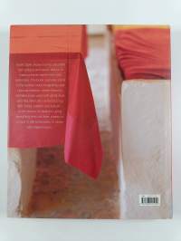 Textile style : decorating with antique and exotic fabrics