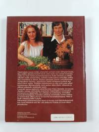 Luontoäidin kasviaarteet (signeerattu)