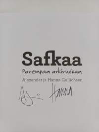 Safkaa : parempaa arkiruokaa (signeerattu)