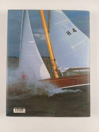 Segel och hav : ett bildverk om klassiska båtar och fartyg = Purjeita merellä : kuvateos klassisista veneistä ja aluksista