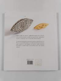 Koruja käpyilemällä