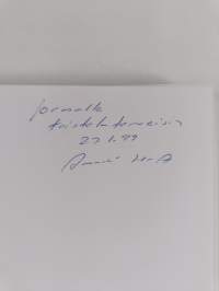 Pennusta pitäen : suomalaisen kennelhistorian ensimmäiset sukupolvet (signeerattu, tekijän omiste)