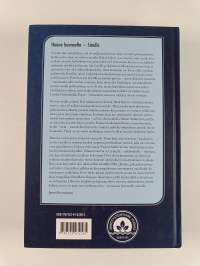 Huone huoneelta virkistyen : Omenakylän pojan paluu