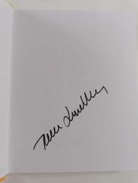 Avain : luovuus, ilo ja uudistuminen (signeerattu)