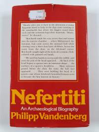 Nefertiti : an archaeological biography