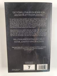 Hon som måste dö - Kriminalroman