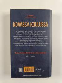 Kovassa koulussa