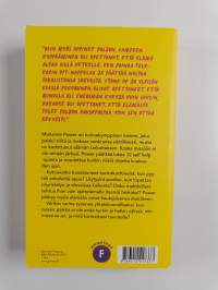 Rikkaaksi, hoikaksi, naimisiin yhden naisen yritys selvittää, onko self-help-oppaista apua elämänmuutokseen