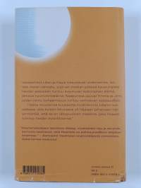 Naiset katsovat vastavaloon