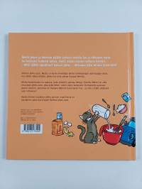 Pikku auto ja jättikaivuri