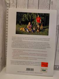 Tavoitteena huippukoira,  koiran tottelevaisuuskoulutus