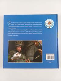 Leijona-areena : suomalaiset rauhanrakentajina Balkanilla (signeerattu, tekijän omiste)