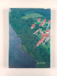 Katakombeista kasvaa Vaalijala : 1907-1988