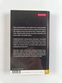 Satakieli lauloi yöllä : jännitysromaani