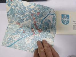 Näin ajatte oikein Turussa - Liikenneopas -Turun kaupunkiliikenteen ajo-ohjeita ja pulmatilanteiden ohjeita, karttoja (huoltoaemat merkitty) takakansi Simca 1000 e