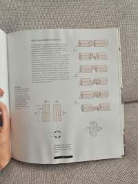 New Book of Puzzles: 101 Classic and Modern Puzzles to Make and Solve