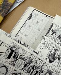 Me Naiset 1979 nr 42, Tarvitseeko politikko perhelomaa, Armi Ratian hautajaiset, Kauko Helovirta