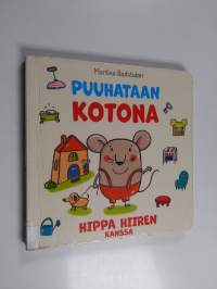 Puuhataan kotona hippa hiiren kanssa