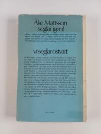 Vi seglar ostvart : en historisk semesterseglats