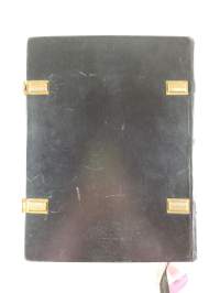 Kodin Raamattu eli Pyhä Raamattu apokryfikirjoineen liitteinä 44 Rembrandtin maalausten värijäljennöstä ja Raamatun historian kartasto