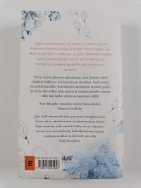 Joka hetki olemme yhä elossa