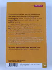 Ihanat naiset rannalla