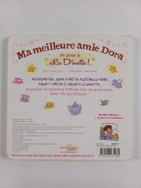 Je joue à la dînette !