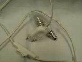 Seinävalaisin Karhu ja pentu Sirun Luontopuu